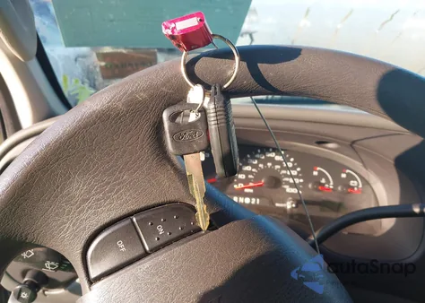 2006 Ford E-350 Super Duty Chateau/Xl/Xlt из США, поврежденный, VIN 1FBNE31L36DA19679